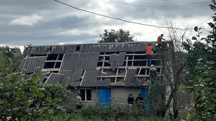 Ночью в Хмельницкой области раздавались взрывы, повреждены частные дома, — ОВА - 285x160