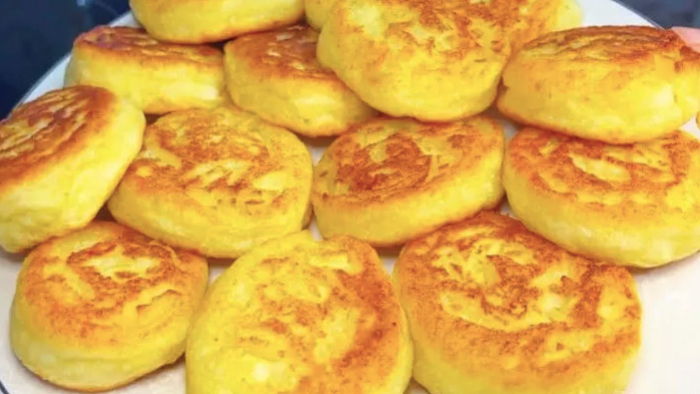Вкусные оладьи на завтрак за 10 минут: понадобится творог и яблоки