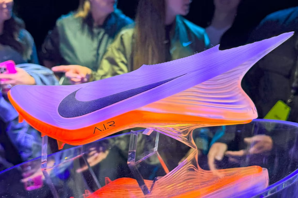 Дивні кросівки від Nike