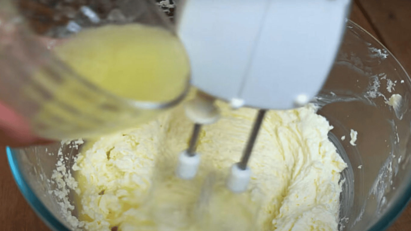 the simple and delicious cake, just like in childhood