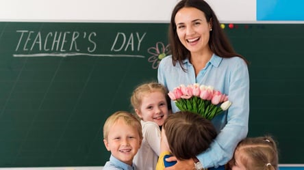 Привітання з Днем вчителя 2025 — вірші, листівки та відео - 285x160