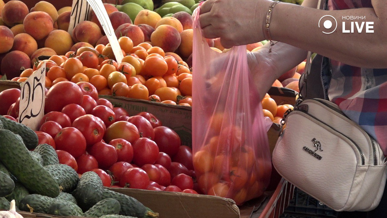 Сезонні овочі та фрукти — як змінилися ціни на одеському Привозі - фото 2