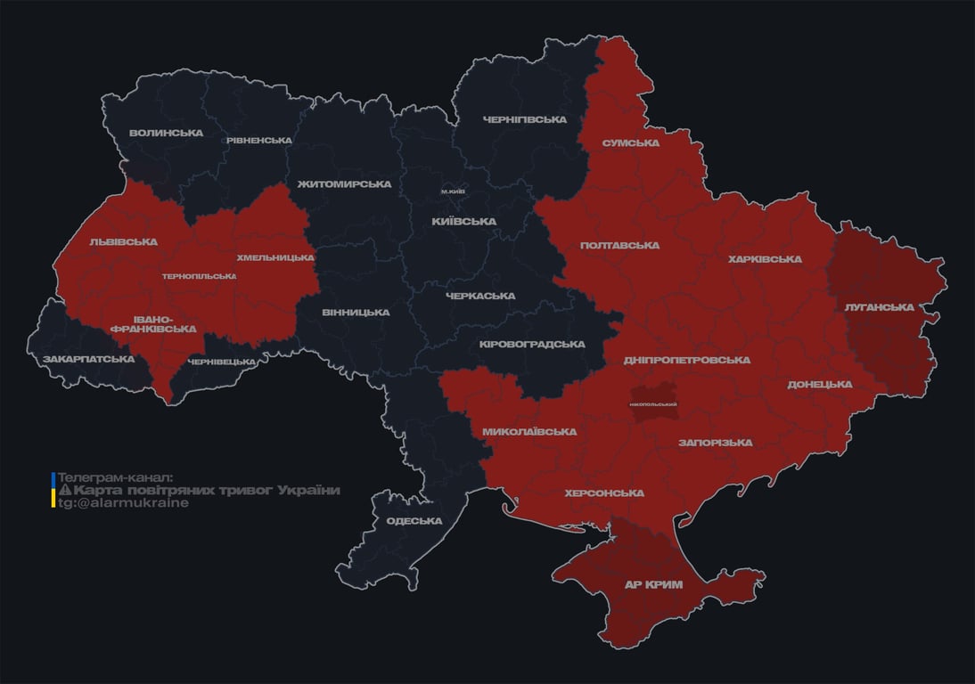 У Львівській області працює ППО — Росія запустила дрони - фото 1