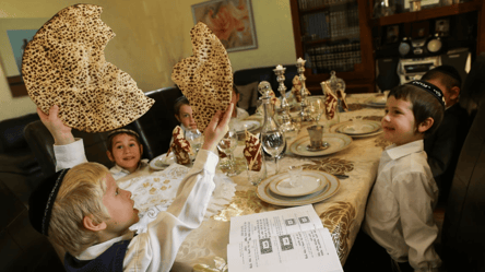 Поздравления с праздником Песах 2026: красивые слова в SMS и открытки - 285x160