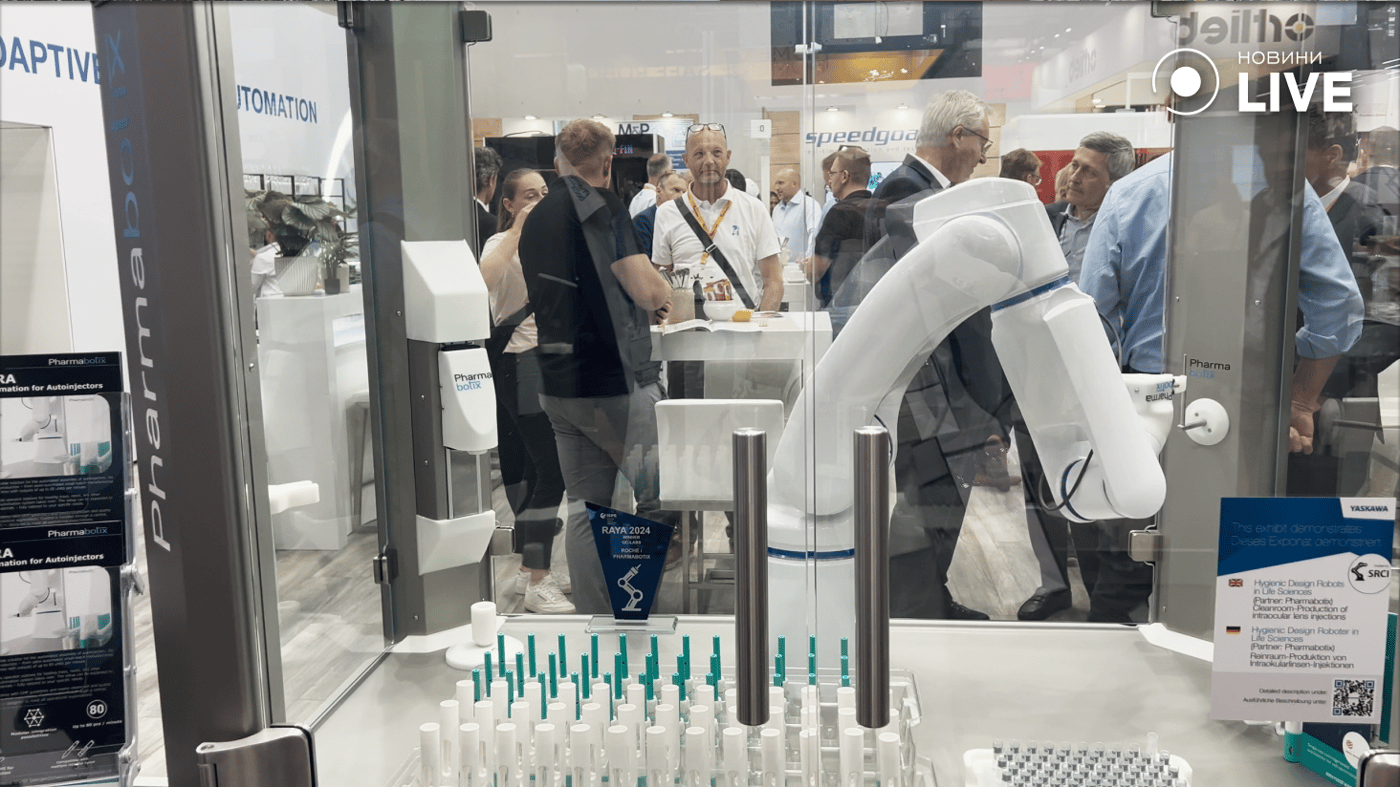 Робот Pharmabotix для складывания автоинжекторов