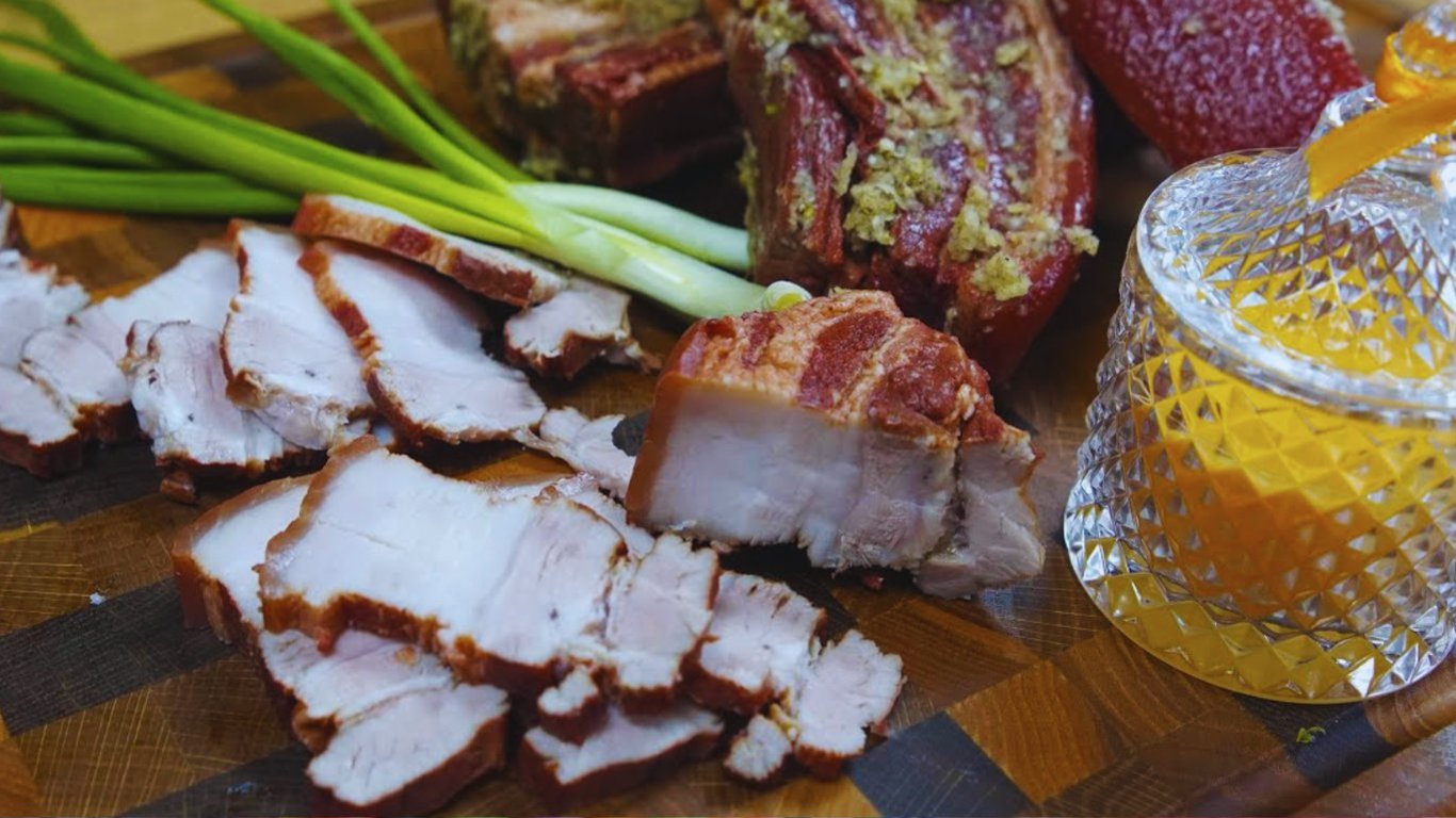 Сало в луковой шелухе: домашний способ приготовления грудинки для закуски