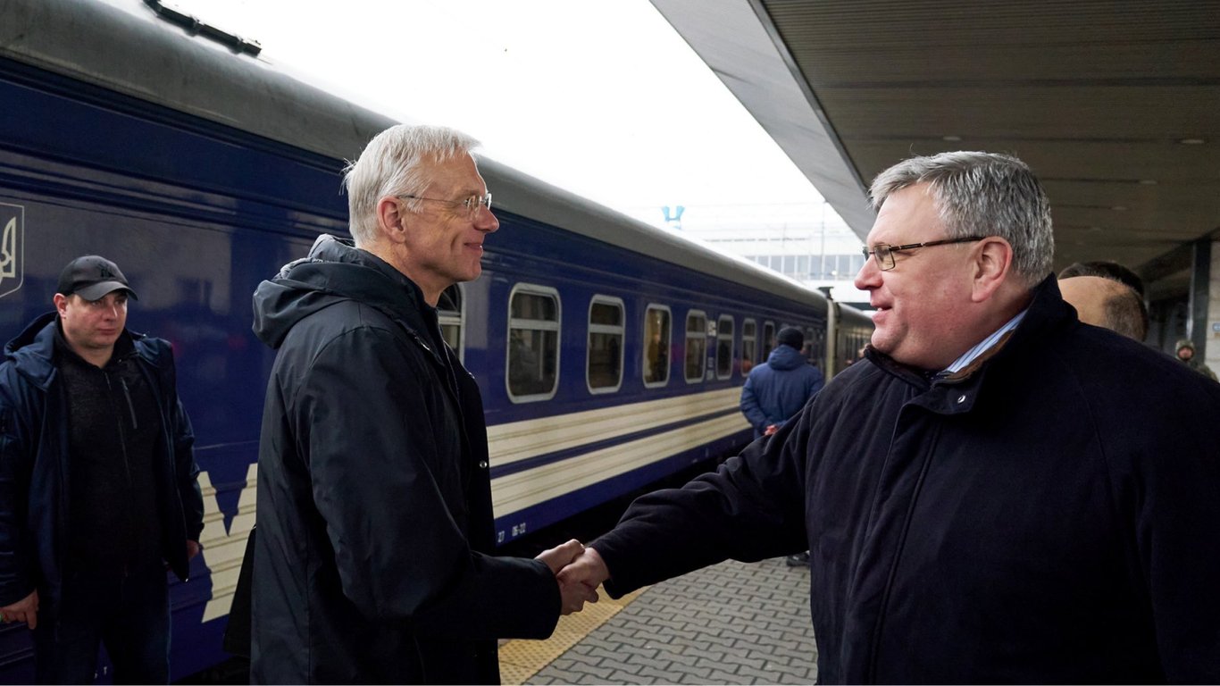 В Киев с визитом приехал премьер-министр Латвии Кришьянис Кариньш
