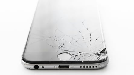 Подряпини на екрані iPhone — як їх приховати без дорогого ремонту - 285x160