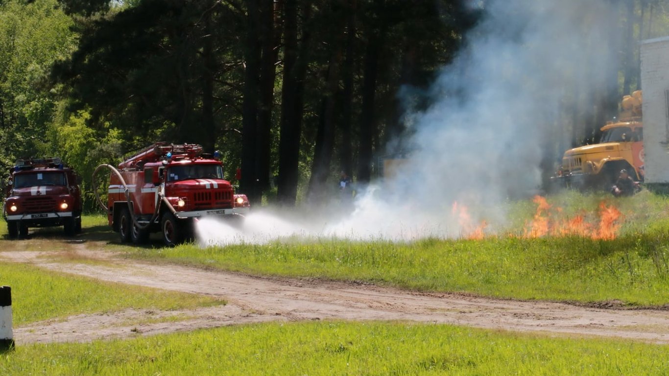 Харьковоблэнерго предостерегают жителей области не сжигать сухость