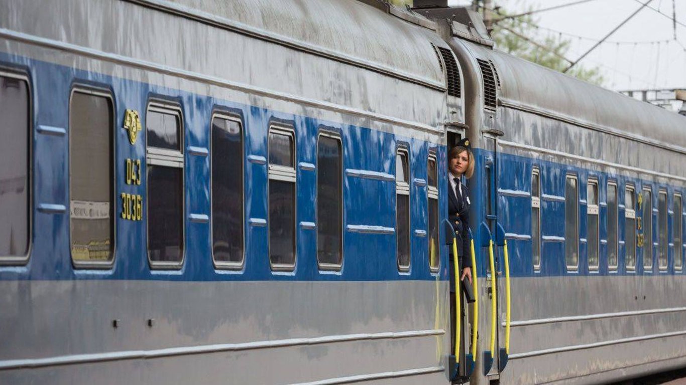 В Україні через негоду потяги затримуються по декілька годин