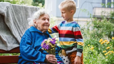 В Украине стремительно стареет население: новые данные аналитиков - 285x160