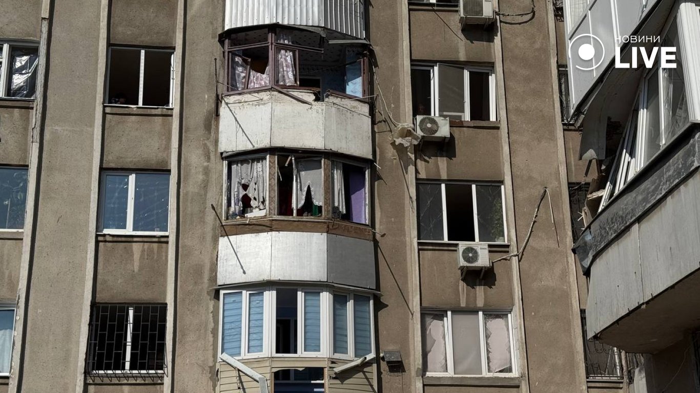 Як виглядає 16-поверховий будинок в Одесі після влучання шахеда - фото 8