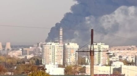 У Криму лунають потужні вибухи — півострів у пожежах через дрони - 290x166