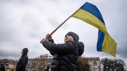 Президент пригадав, як ЗСУ звільнили Херсон і звернувся до містян - 285x160