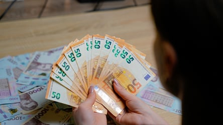 Невтішний курс євро — що буде з вартістю валюти в Україні - 285x160