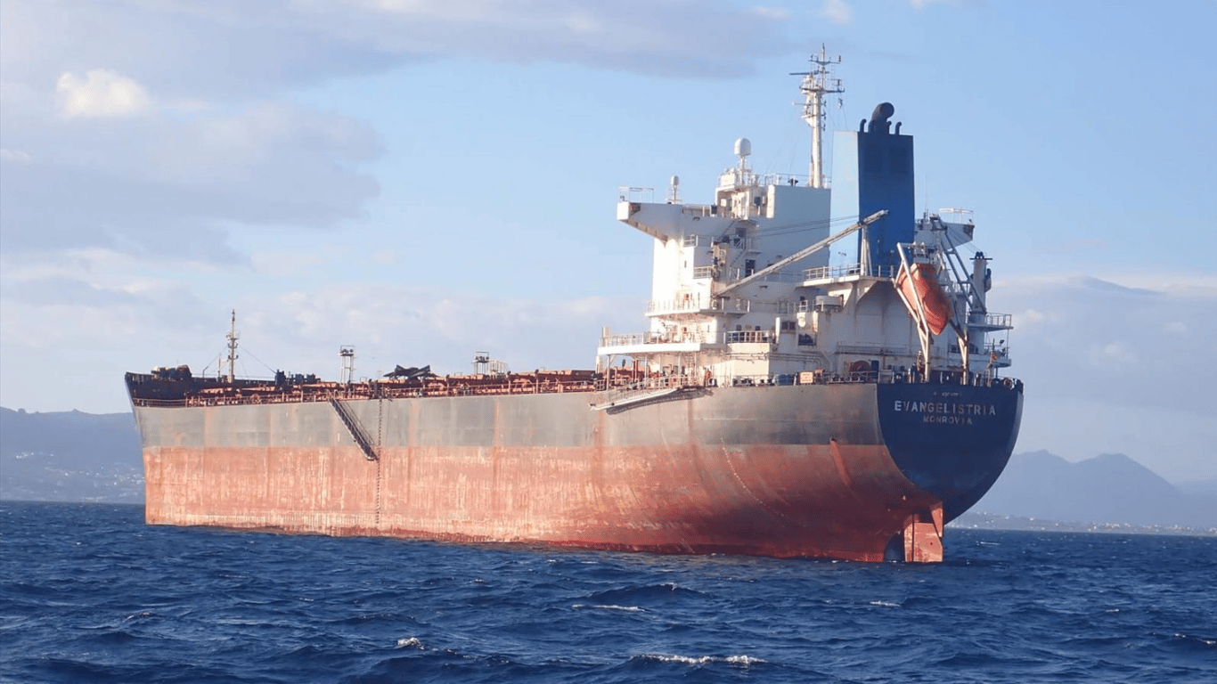 Майже три десятки суден завантажуються в портах Великої Одеси
