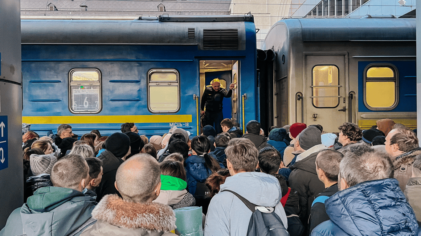 В Киеве переименовали десять железнодорожных станций и платформ — перечень
