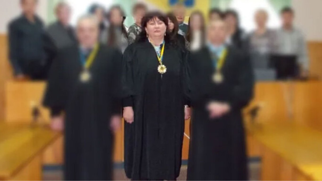 На Закарпатье судья, которая объявила скандальный приговор насильникам девочки, вернулась на работу