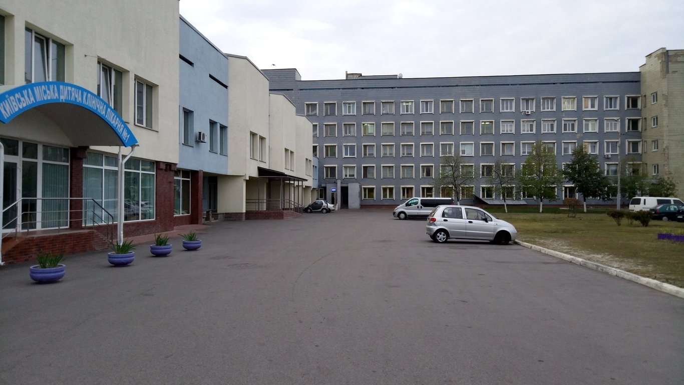 В Киеве в одной из больниц медики не получают зарплату уже четвертый месяц — детали