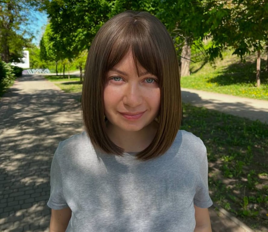 Каре з прямим чубчиком додає віку