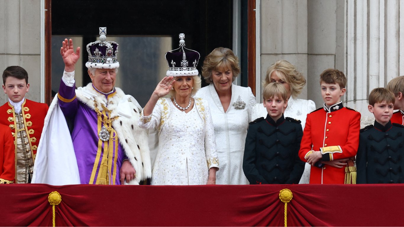 Чарльз III готовится к повторной коронации: что было не так с первой церемонией