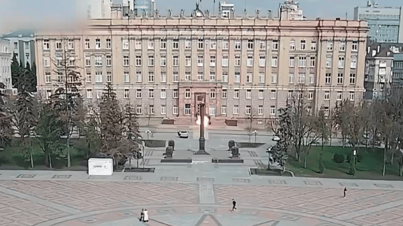 Дрон вдарив по міськраді у Бєлгороді: поранені чиновники