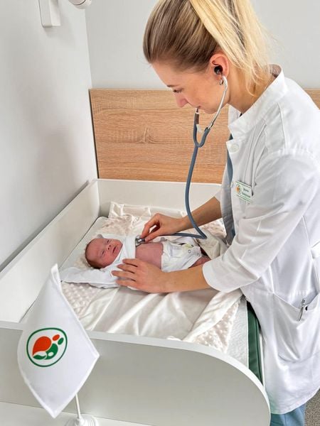 У Львові врятували хлопчика, який народився з вагою менше кілограма - фото 3