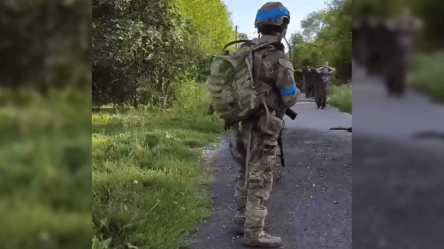 Колона полонених на Курщині — воїни з Одещини показали, як здаються росіяни - 290x166