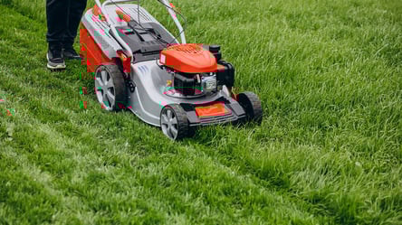 Де не варто зберігати газонокосарку — типові помилки власників - 285x160