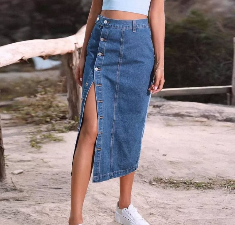Denim skirt can be combined with different clothes