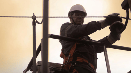 Нічна атака РФ — в Україні запровадили екстрені відключення - 290x160