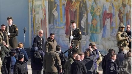 В Киеве на Михайловской площади заметили Джо Байдена - 285x160
