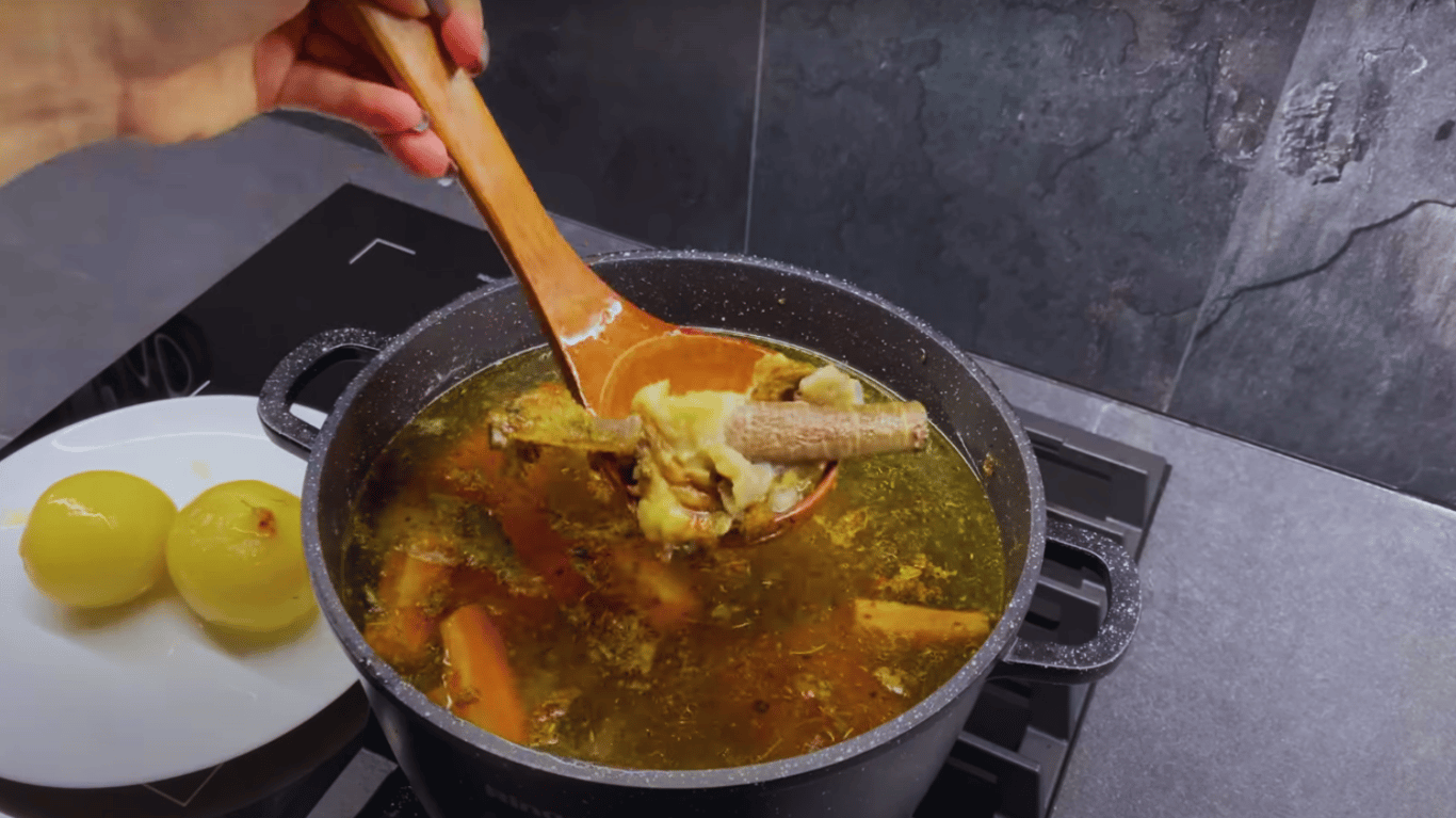 чим корисний кістковий бульйон