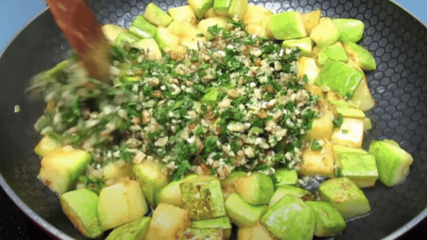 рецепт теплого салату з кабачків