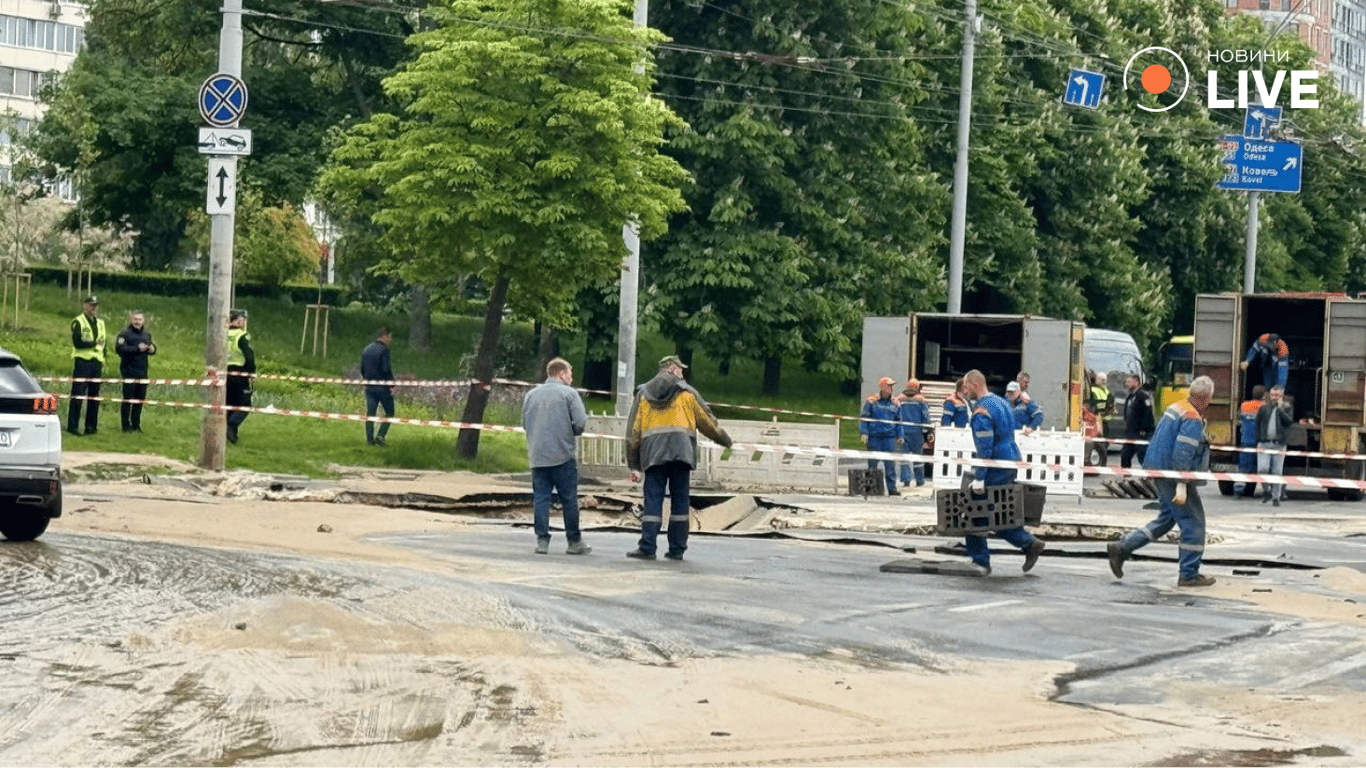 Ліквідація потопу у Києві. Фото: Новини.LIVE
