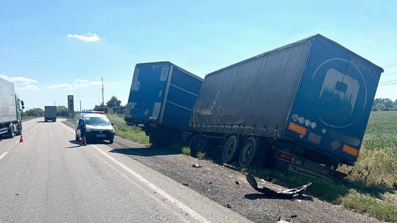 На Київщині сталась серйозна ДТП: на місці працюють медики