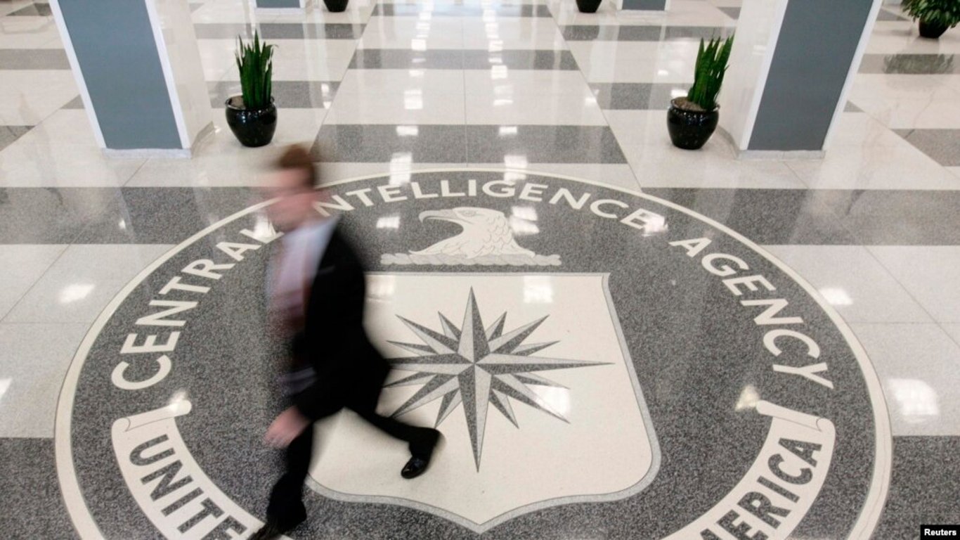 ЦРУ намагається завербувати подвійних агентів у Росії, — Reuters