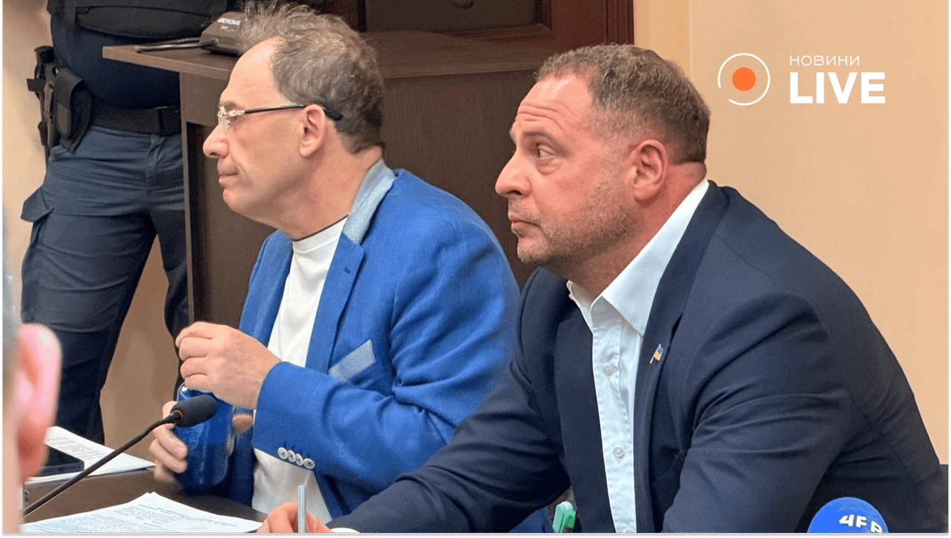 ВАКС розглядає справі Андрія Єрмака