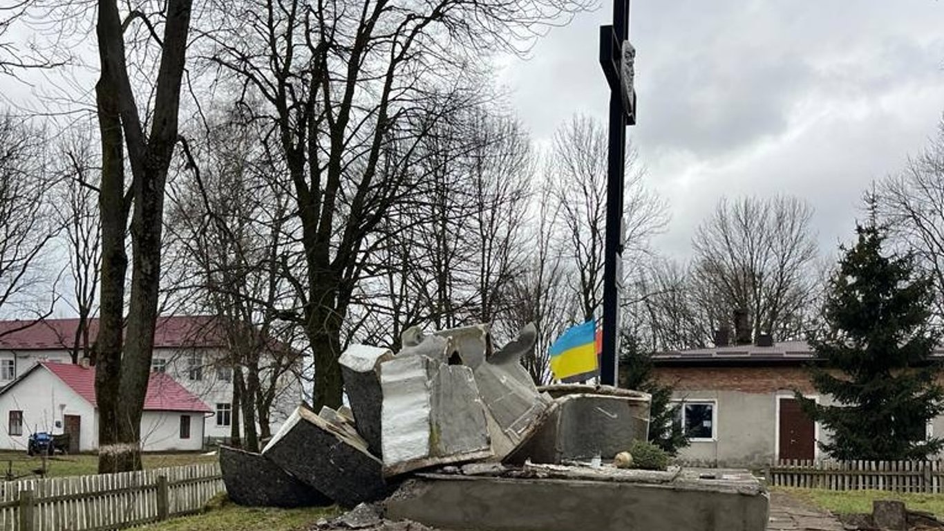 Первая в Украине — на Львовщине полностью закончили процесс декоммунизации