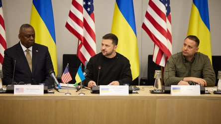 Зеленский призвал Запад отдать на восстановление Украины замороженные средства РФ - 285x160