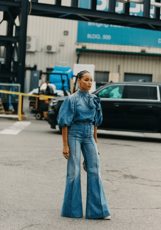 Блузи з бантом - це класика