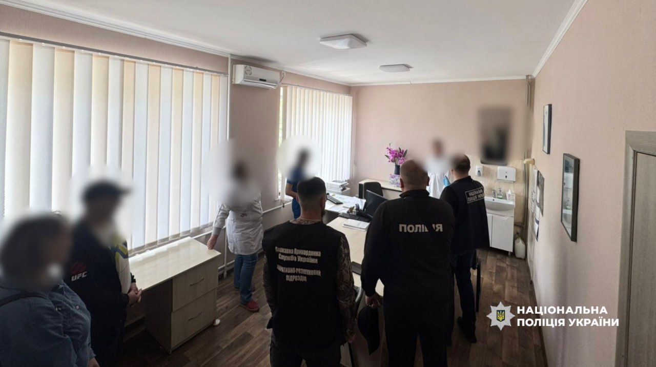 Затримання причеьнтх до схеми незаконного перетину кордону