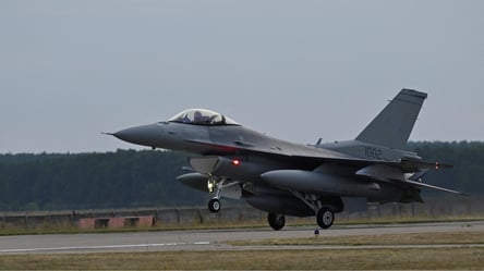 США передали до Словаччини перші літаки F-16 — скільки винищувачів отримала країна - 285x160