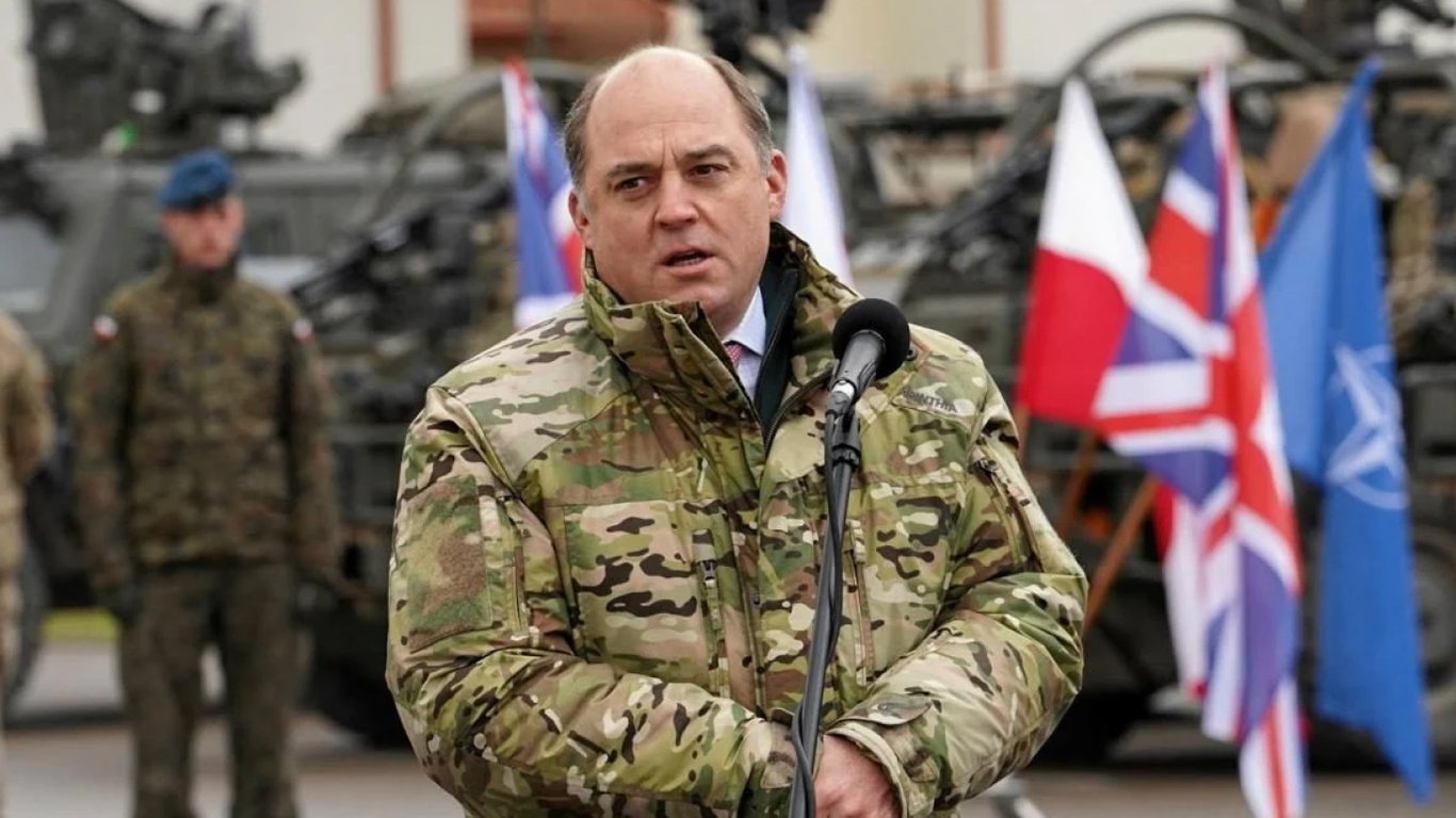 Еще 20 тысяч украинских военных пройдут обучение в Британии в этом году