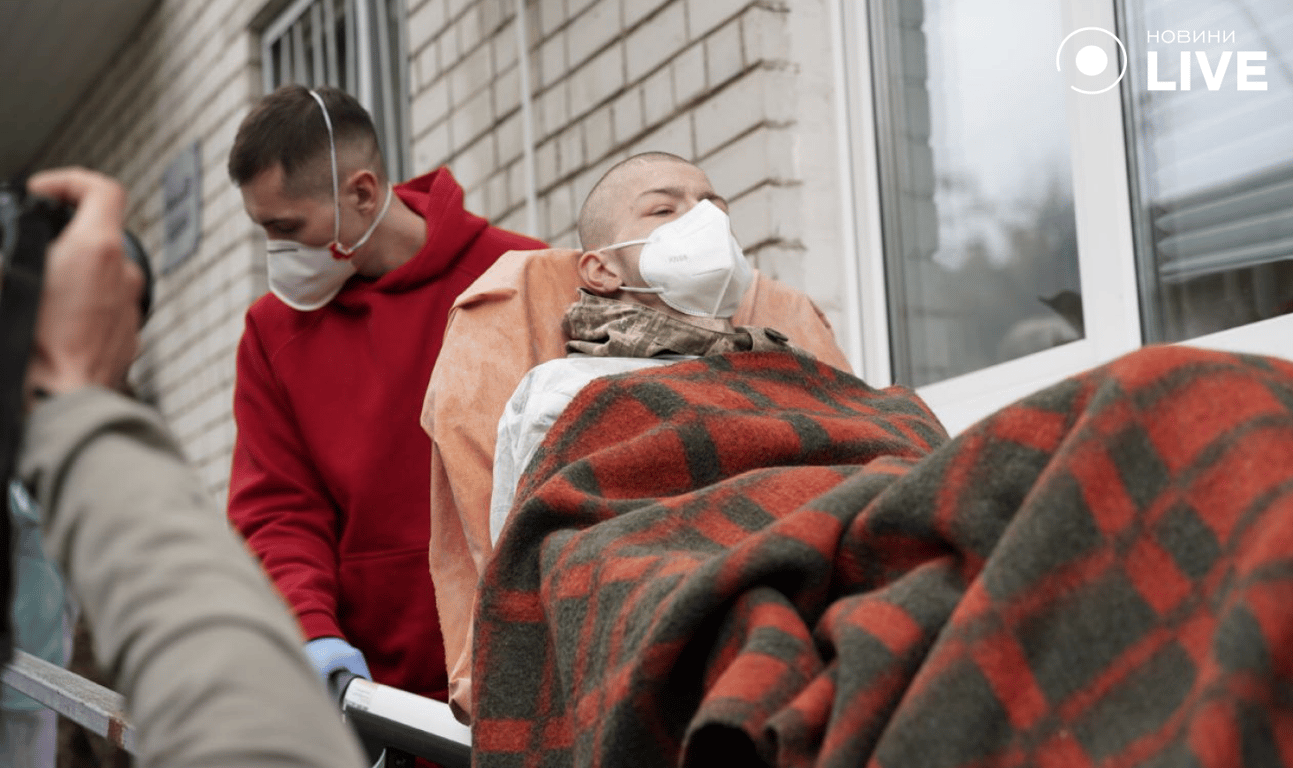 Евакуація військовополоненого до медичного закладу