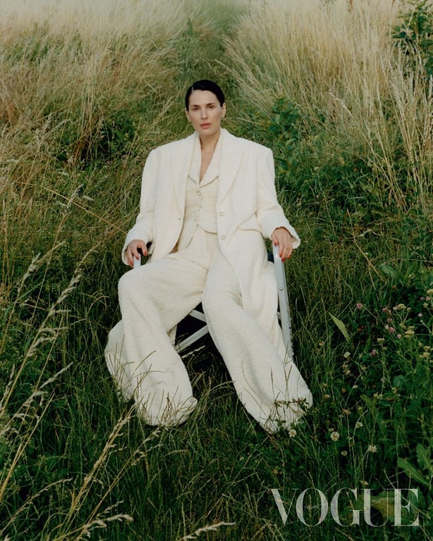 Маша Єфросиніна прикрасила номер Vogue