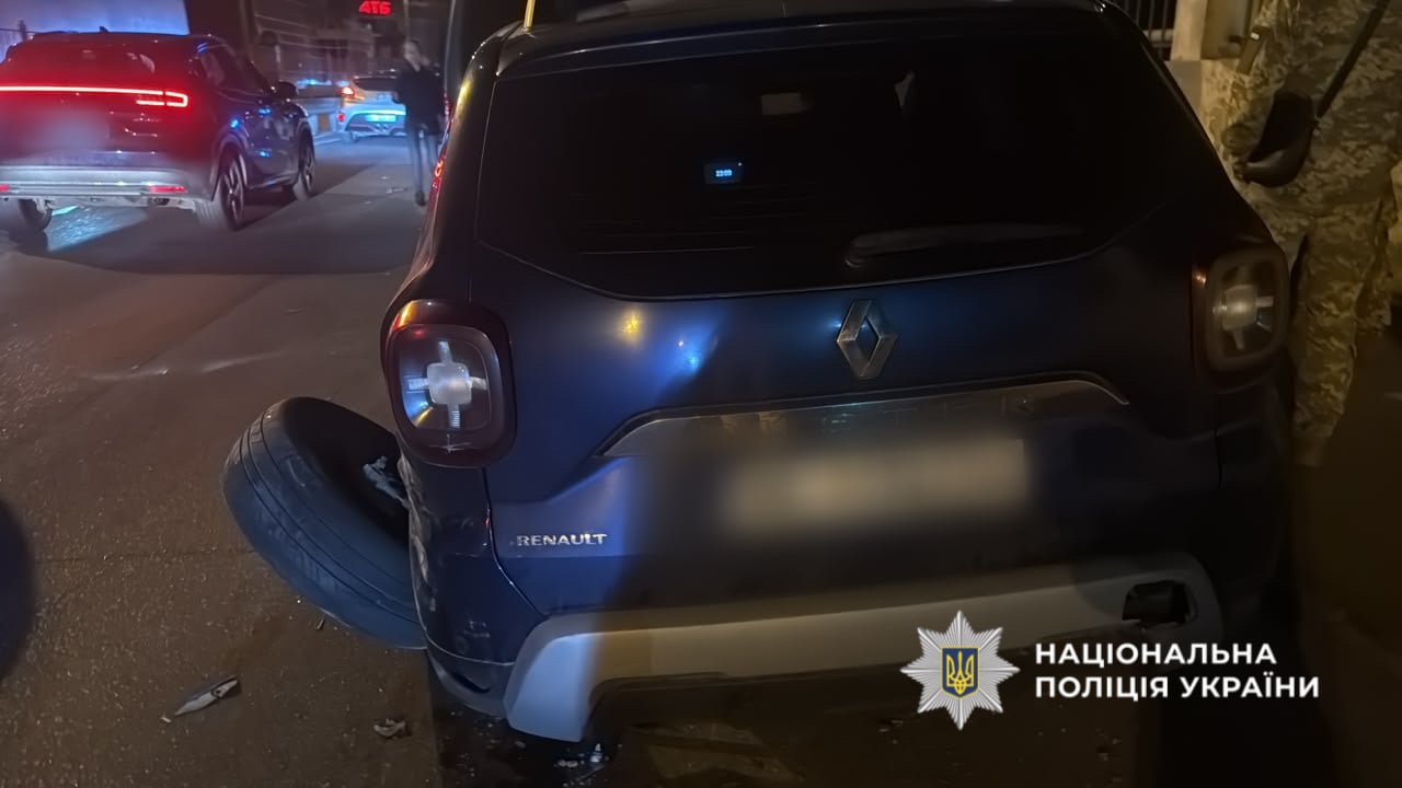 Пошкоджене авто після ДТП в Одесі