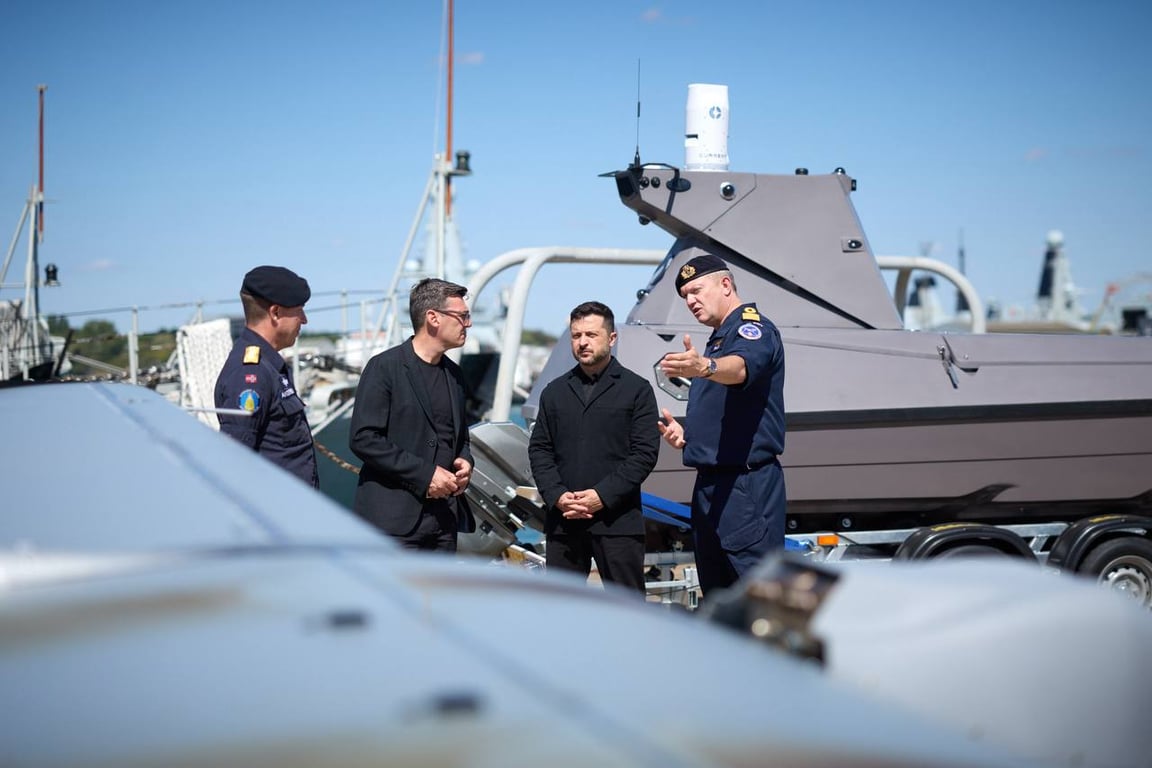 Зеленский и Бернем встретились с украинскими и британскими моряками после учений Sea Breeze - фото 2