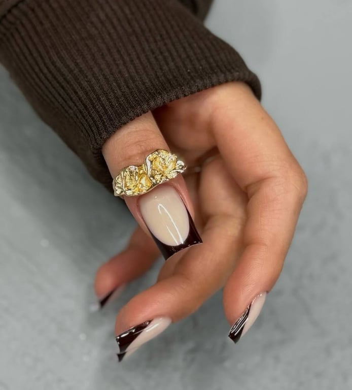 Квадратні нігті підходять не усім за характером