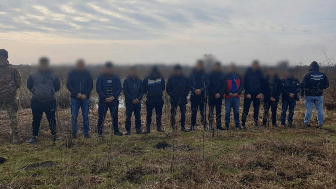 На Закарпатье разоблачили 12 уклонистов, которые пытались незаконно пересечь границу